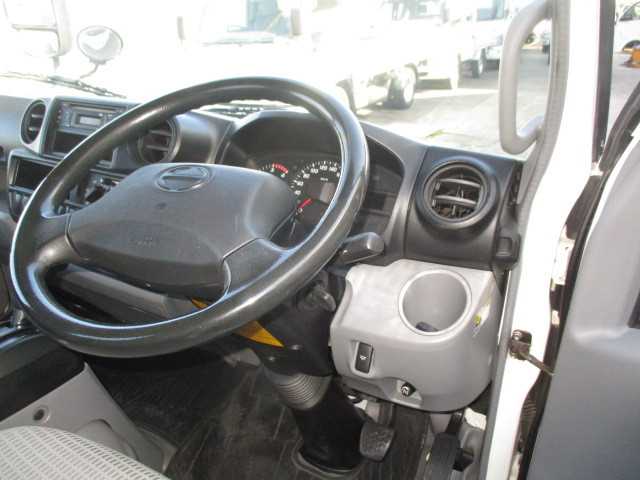 日野 デュトロ 小型 平ボディ TPG-XZU645M(103880) 9枚目