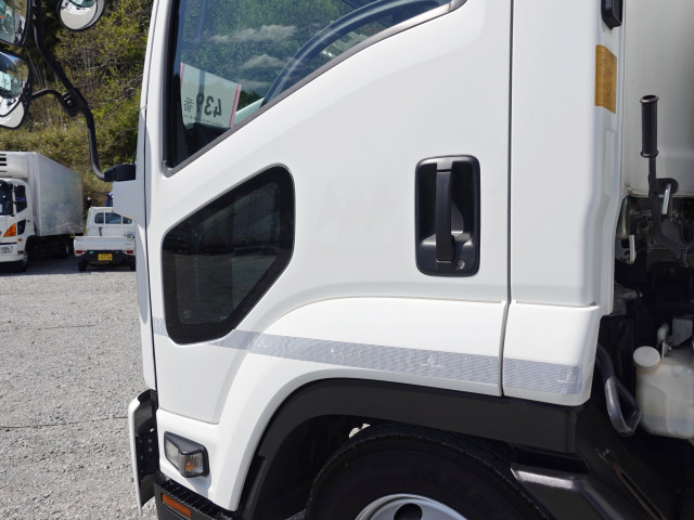 いすゞ フォワード 小型 冷蔵冷凍バン TKG-FRR90T2(103881) 14枚目