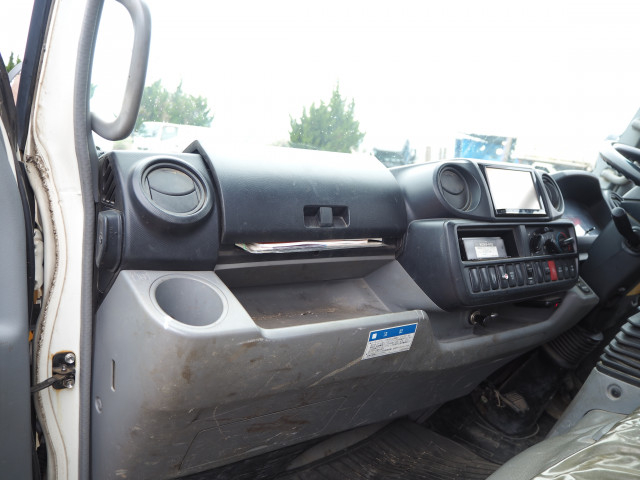 日野 デュトロ 小型 平ボディ（クレーン付） TKG-XZU695M(103885) 38枚目