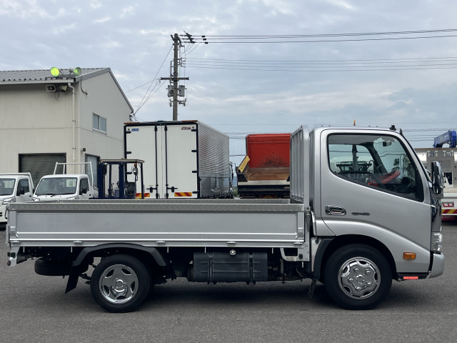日野 デュトロ 小型 平ボディ TPG-XZU605M(109377) 8枚目