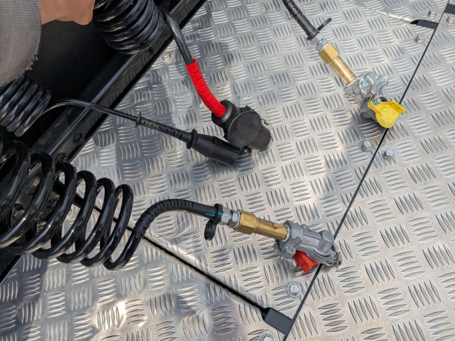 三菱ふそう スーパーグレート 大型 トラクタ 2RG-FP84VDR(103980) 17枚目