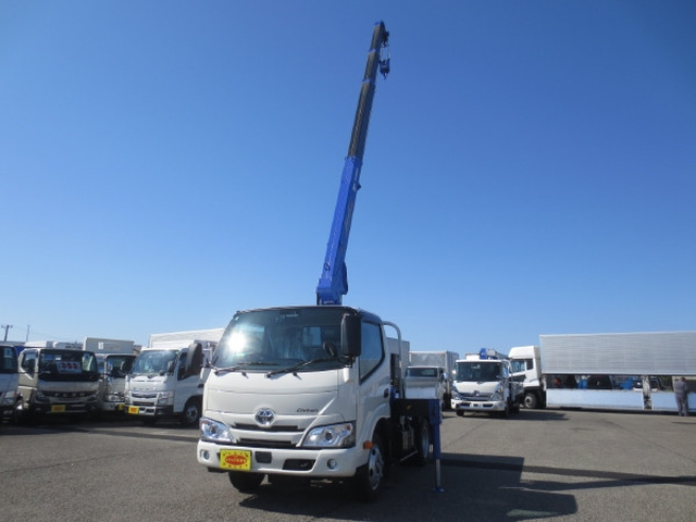 Toyota dyna Small Crane equipped trucks 2KG-XZU605(103983) 1枚目
