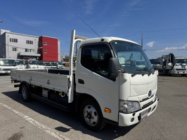 日野 デュトロ 小型 平ボディ 2RG-XZC655M(103986) 2枚目