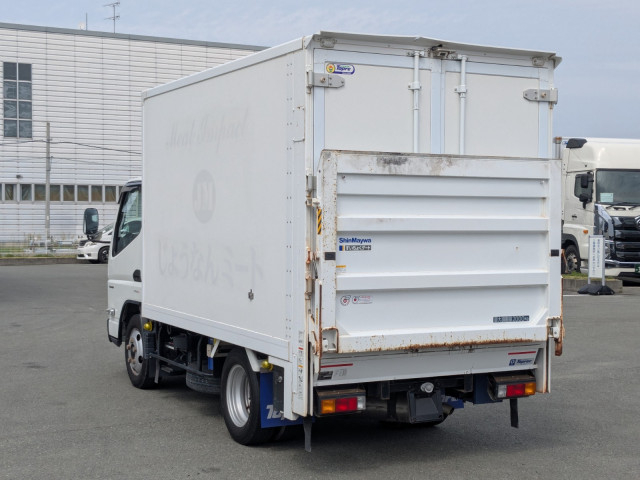三菱ふそう キャンター 小型 冷蔵冷凍バン 2PG-FBAV0(103987) 3枚目