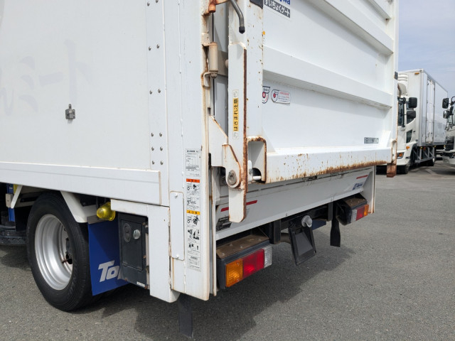 三菱ふそう キャンター 小型 冷蔵冷凍バン 2PG-FBAV0(103987) 5枚目