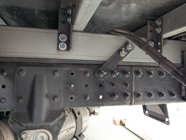 三菱ふそう キャンター 小型 冷蔵冷凍バン 2PG-FBAV0(103987) 11枚目