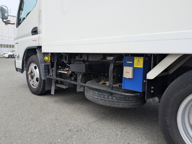 三菱ふそう キャンター 小型 冷蔵冷凍バン 2PG-FBAV0(103987) 13枚目