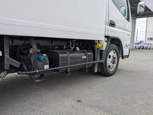 三菱ふそう キャンター 小型 冷蔵冷凍バン 2PG-FBAV0(103987) 16枚目