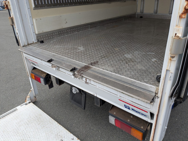 三菱ふそう キャンター 小型 冷蔵冷凍バン 2PG-FBAV0(103987) 18枚目