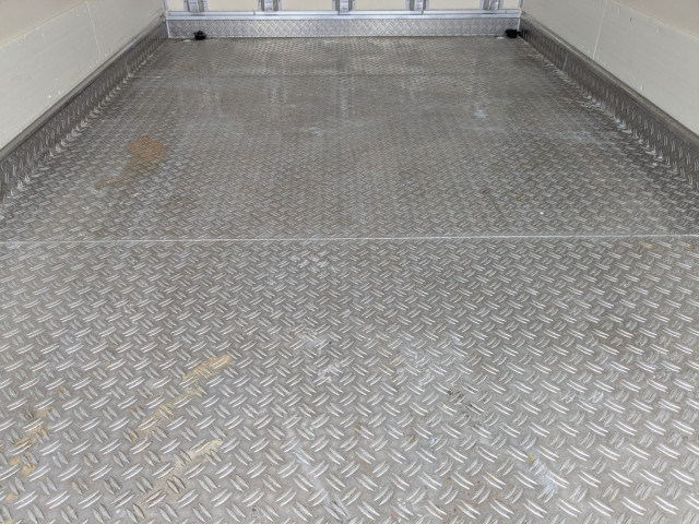 三菱ふそう キャンター 小型 冷蔵冷凍バン 2PG-FBAV0(103987) 20枚目