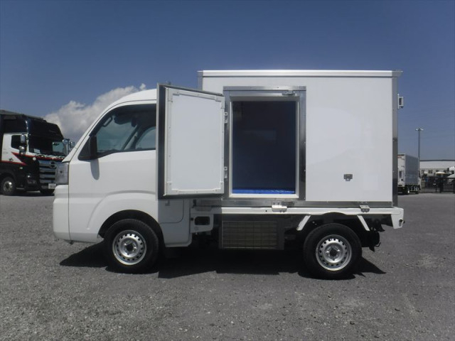 ダイハツ ハイゼット 軽 冷蔵冷凍バン 3BD-S500P(103988) 7枚目