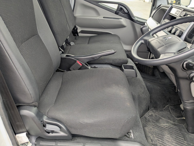 三菱ふそう キャンター 小型 冷蔵冷凍バン 2PG-FBAV0(103987) 27枚目