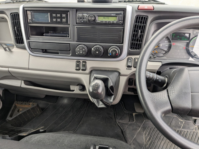 三菱ふそう キャンター 小型 冷蔵冷凍バン 2PG-FBAV0(103987) 28枚目