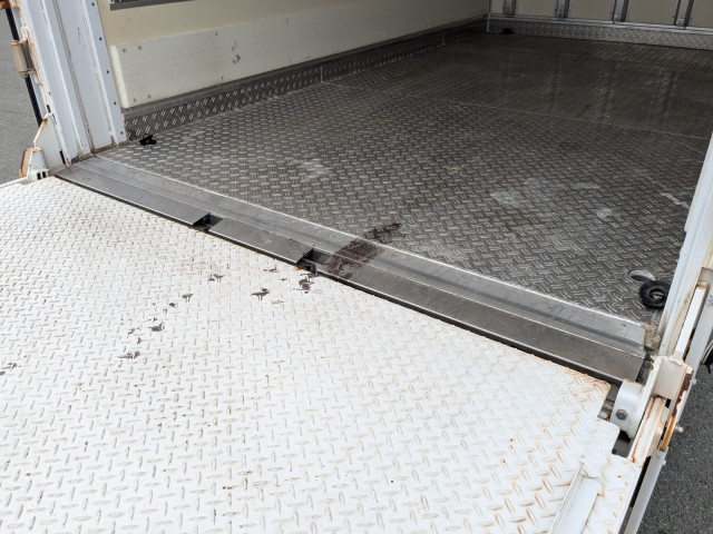 三菱ふそう キャンター 小型 冷蔵冷凍バン 2PG-FBAV0(103987) 39枚目