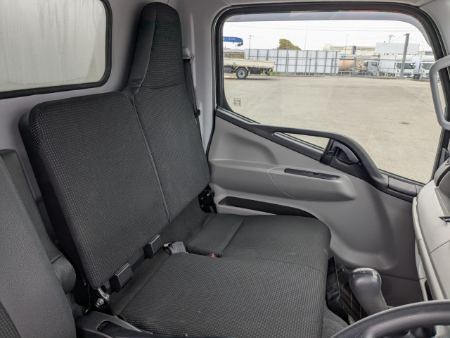 三菱ふそう キャンター 小型 冷蔵冷凍バン 2PG-FBAV0(103987) 41枚目