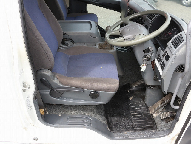 三菱ふそう ファイター 小型 冷蔵冷凍バン TKG-FK64F(103995) 3枚目