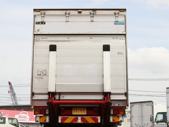 三菱ふそう ファイター 小型 冷蔵冷凍バン TKG-FK64F(103995) 9枚目