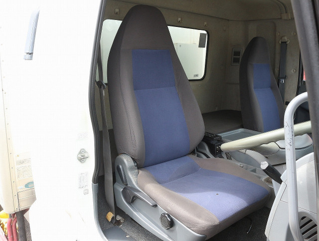 三菱ふそう ファイター 小型 冷蔵冷凍バン TKG-FK64F(103995) 24枚目
