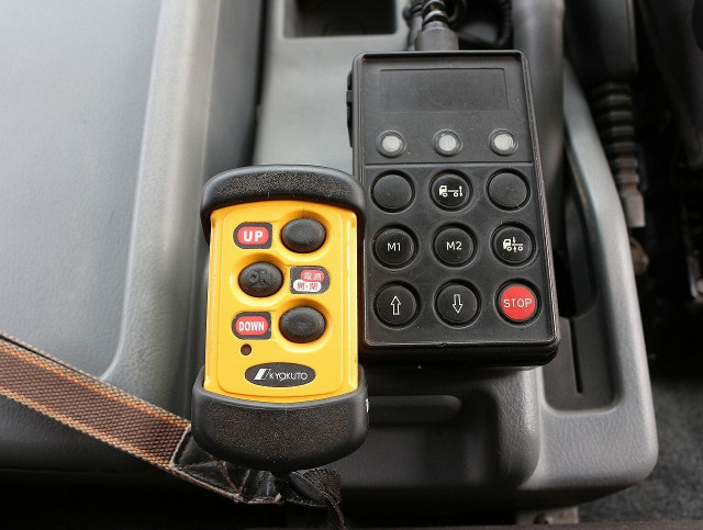 三菱ふそう ファイター 小型 冷蔵冷凍バン TKG-FK64F(103995) 37枚目