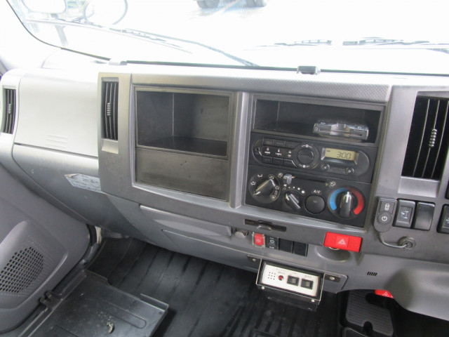 いすゞ エルフ 小型 バン TRG-NMR85AN(103997) 26枚目