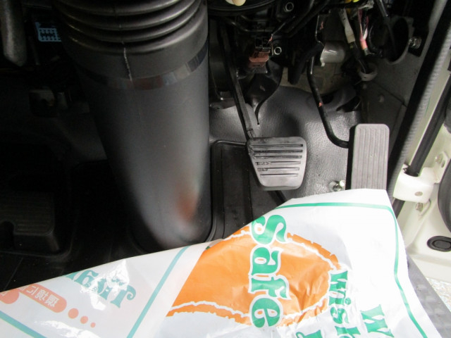 いすゞ エルフ 小型 バン TRG-NMR85AN(103997) 28枚目