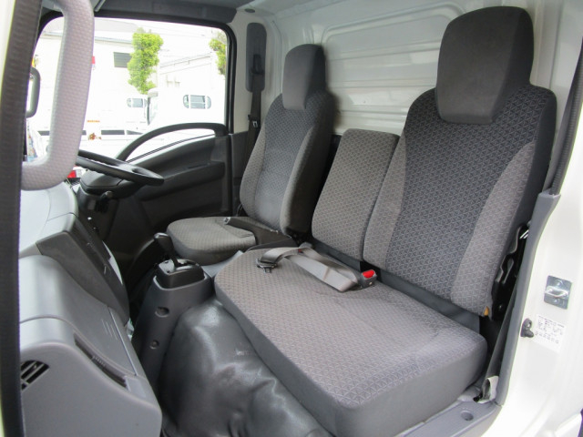 いすゞ エルフ 小型 バン TRG-NMR85AN(103997) 32枚目