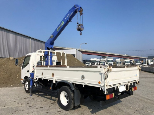 日野 デュトロ 小型 平ボディ（クレーン付） TKG-XZU650M(103999) 3枚目