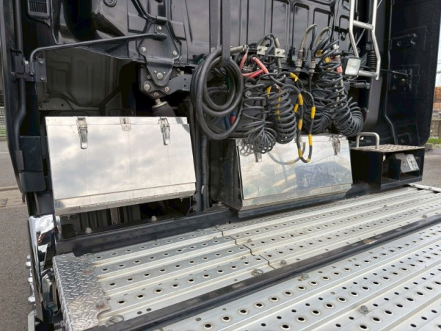 日野 プロフィア 大型 トラクタ 2DG-SH1EDGG(103998) 11枚目