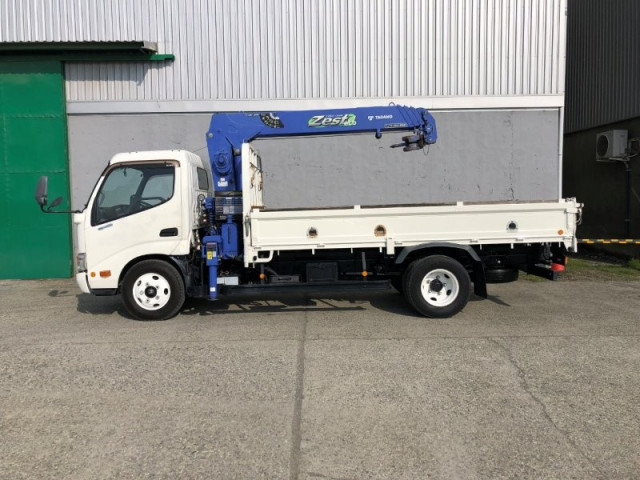 日野 デュトロ 小型 平ボディ（クレーン付） TKG-XZU650M(103999) 6枚目