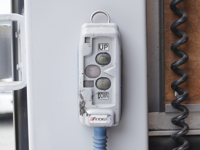 いすゞ フォワード 中型 ウィング TKG-FRR90T2(104002) 17枚目