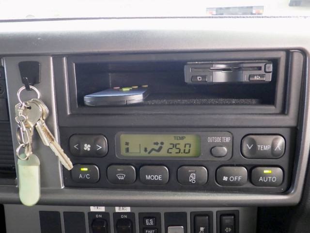 日野 プロフィア 大型 平ボディ QKG-FW1EZBJ(104001) 44枚目