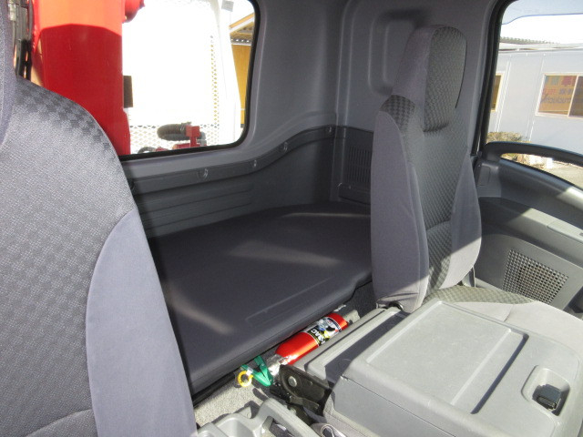 いすゞ フォワード 中型 平ボディ（クレーン付） 2RG-FRR90S2(104050) 19枚目