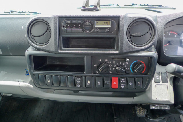 日野 デュトロ 小型 コンテナ専用車 TKG-XZU605M(104053) 30枚目