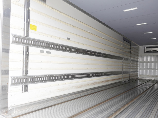 いすゞ ギガ 大型 冷蔵冷凍バン QKG-CYJ77B(104057) 12枚目