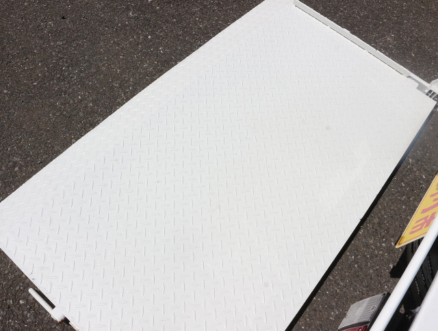 いすゞ エルフ 小型 Wキャブ TRG-NHR85A(104059) 11枚目