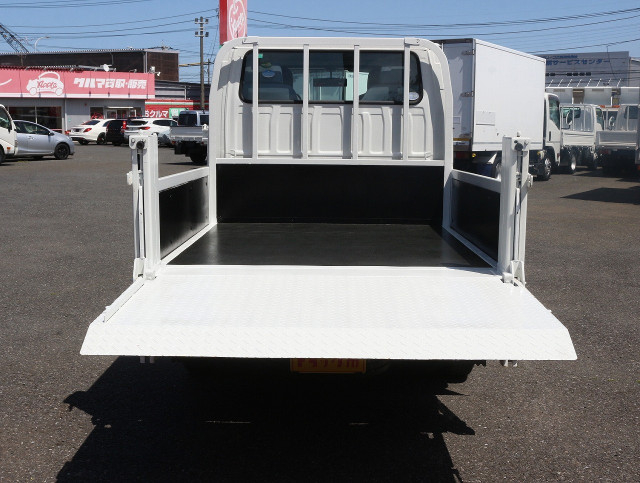 いすゞ エルフ 小型 Wキャブ TRG-NHR85A(104059) 12枚目