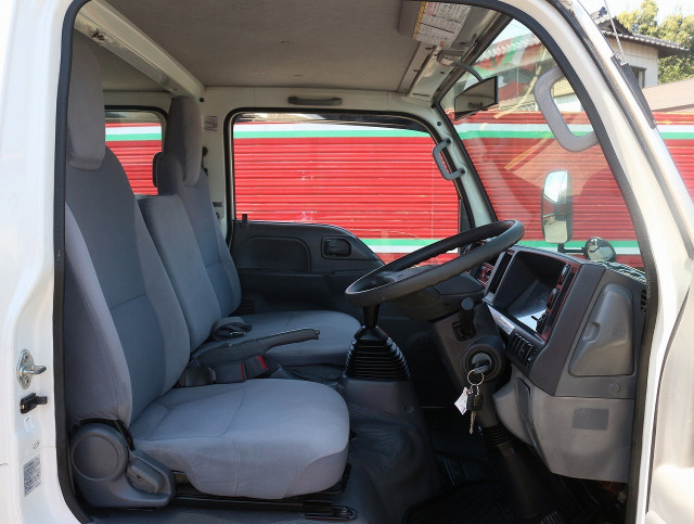 いすゞ エルフ 小型 Wキャブ TRG-NHR85A(104059) 31枚目