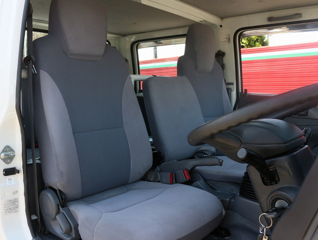 いすゞ エルフ 小型 Wキャブ TRG-NHR85A(104059) 32枚目