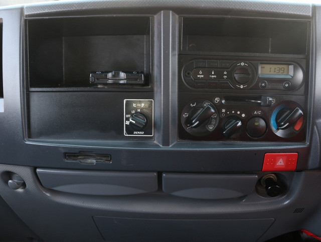 いすゞ エルフ 小型 Wキャブ TRG-NHR85A(104059) 38枚目