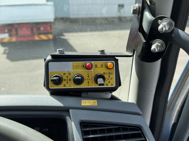 三菱ふそう ファイター 中型 塵芥車（プレス式） TKG-FK71F(104061) 39枚目