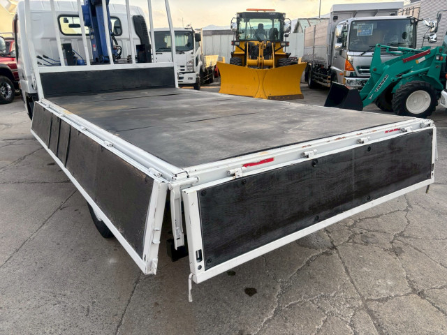 三菱ふそう キャンター 小型 平ボディ（クレーン付） TKG-FEB50(104064) 11枚目