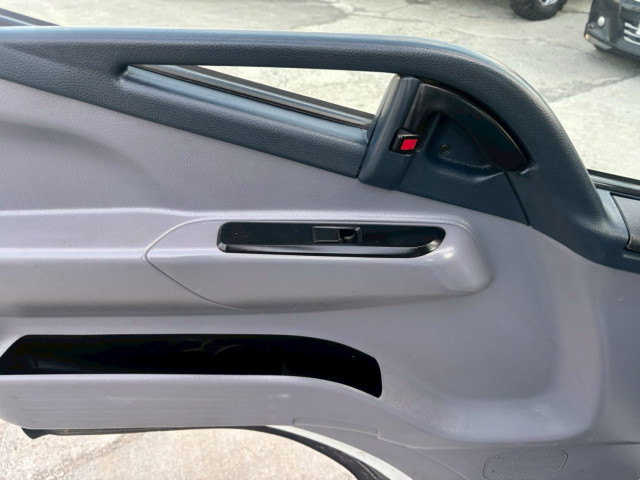 三菱ふそう キャンター 小型 平ボディ（クレーン付） TKG-FEB50(104064) 24枚目