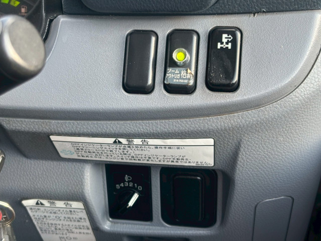 三菱ふそう キャンター 小型 平ボディ（クレーン付） TKG-FEB50(104064) 30枚目