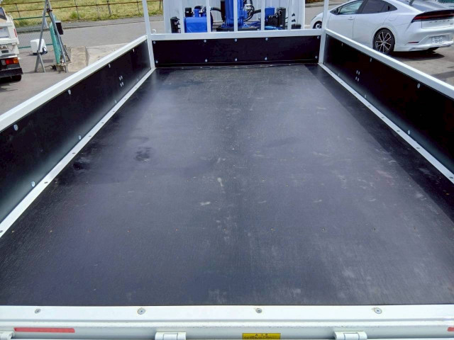 三菱ふそう キャンター 小型 平ボディ（クレーン付） 2PG-FEB90(104078) 12枚目