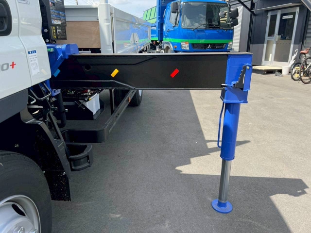 三菱ふそう キャンター 小型 平ボディ（クレーン付） 2PG-FEB90(104078) 17枚目