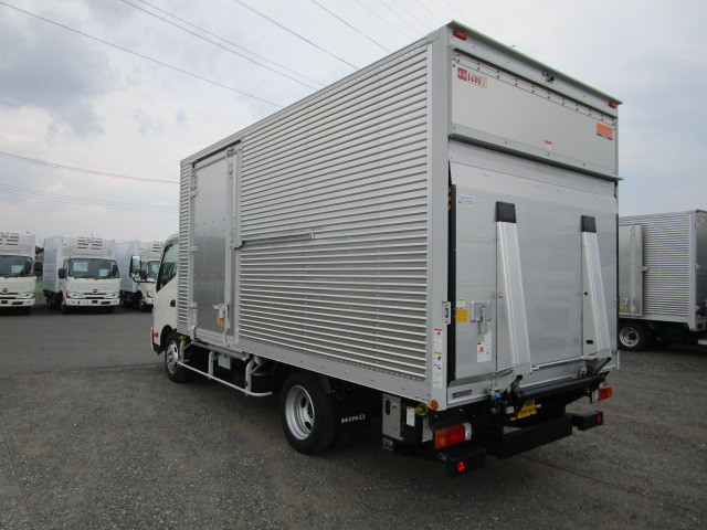 Hino dutro Small Box body 2KG-XZU710M(104082) 3枚目