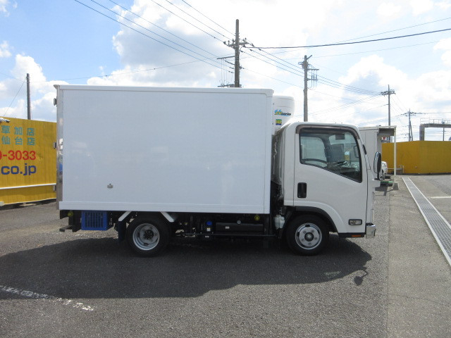 いすゞ エルフ 小型 冷蔵冷凍バン 2RG-NLR88AN(104087) 6枚目
