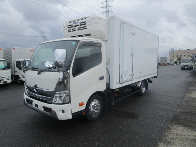 Hino dutro Small Freezer box_body 2RG-XZU710M(104090) 1枚目