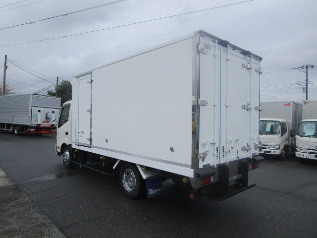 Hino dutro Small Freezer box_body 2RG-XZU710M(104090) 2枚目