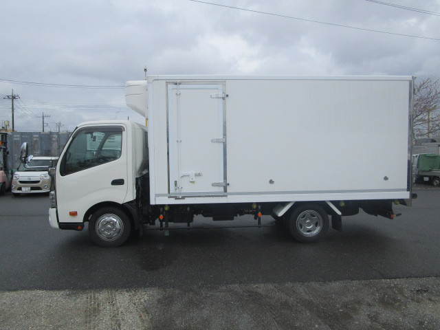 Hino dutro Small Freezer box_body 2RG-XZU710M(104090) 4枚目